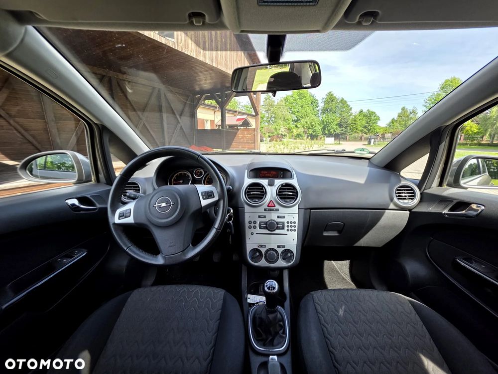 Opel Corsa 1.4 16V Active - 9