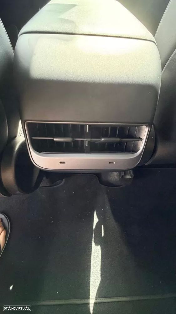 Tesla Model Y Long-Range RWD - 17