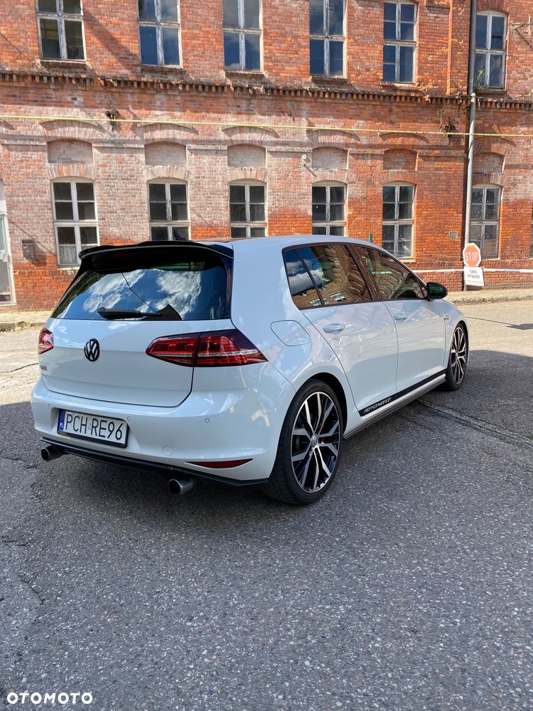 Volkswagen Golf - 17