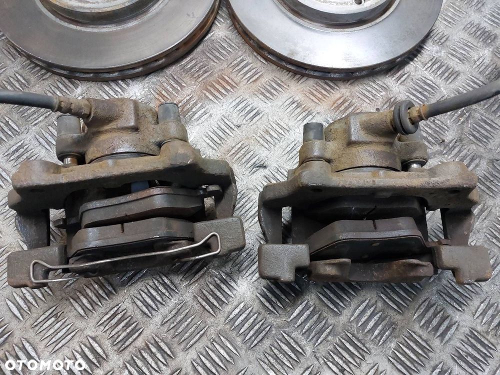 TARCZE HAMULCOWE PRZÓD KLOCKI ZACISKI MERCEDES W210 E270 2.7 CDI ID: 238160 - 2