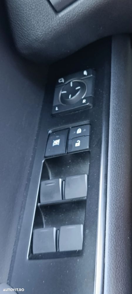 Lexus UX 250h FWD Business - 18