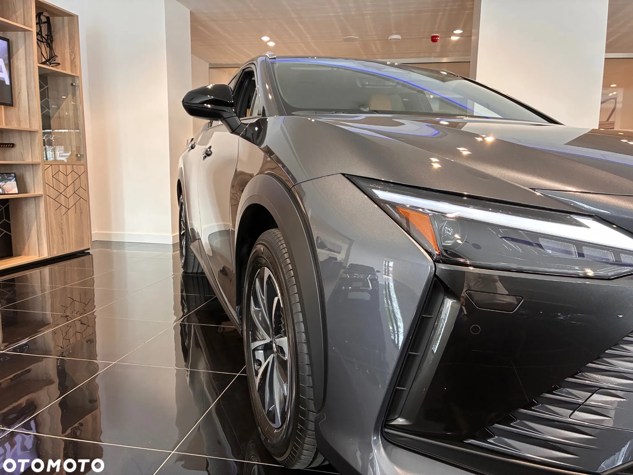 Lexus RZ 450e Prestige DIRECT4 - 8