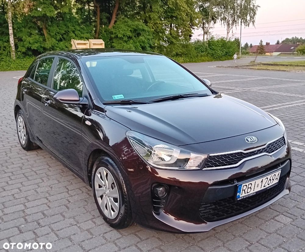 Kia Rio 1.2 L - 4