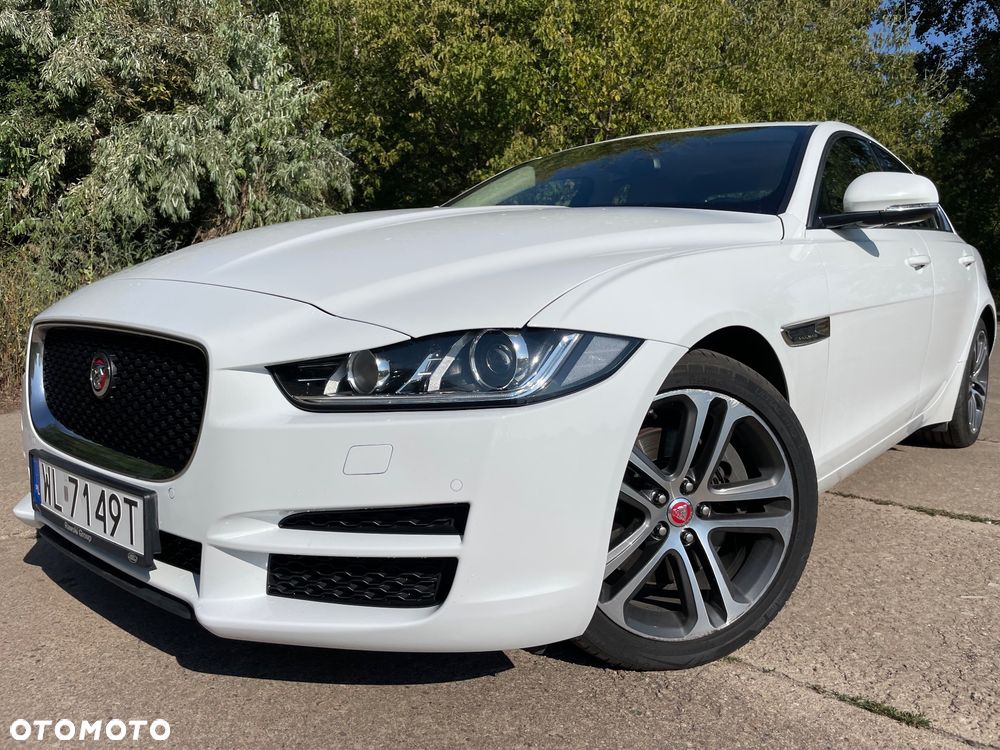 Jaguar XE 2.0 T Prestige - 6