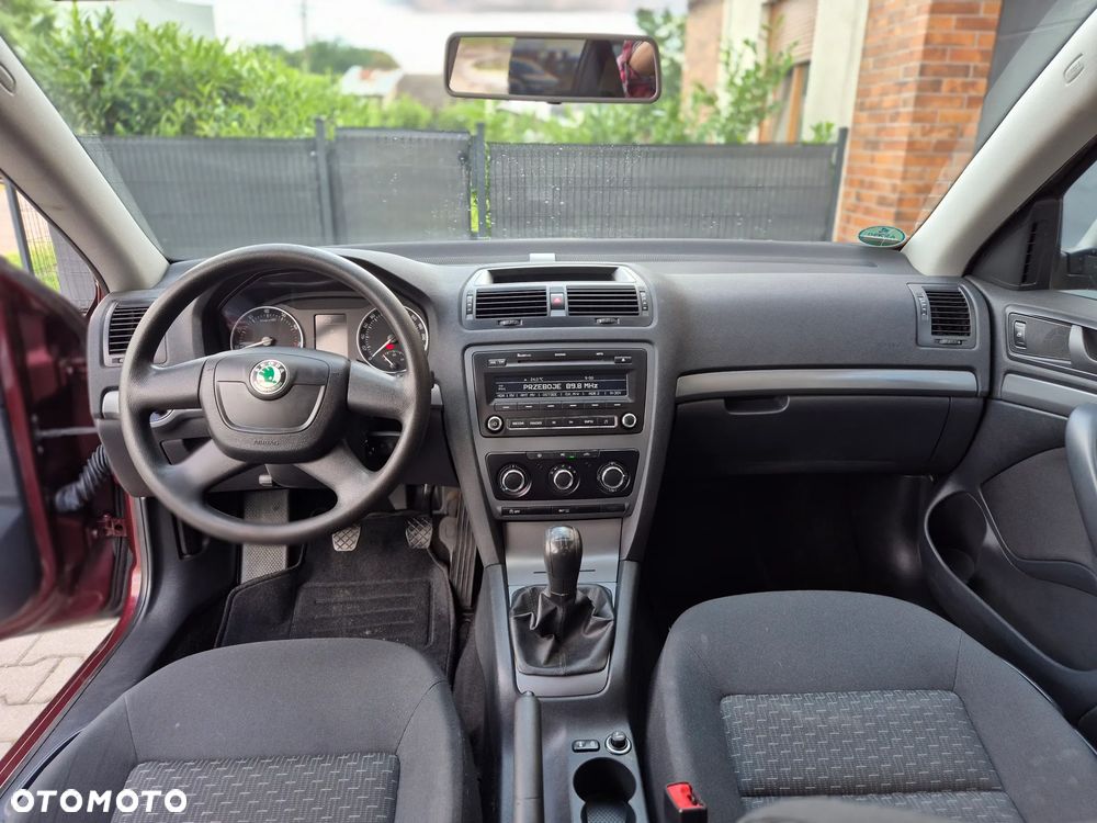 Skoda Octavia 1.6 Combi - 23