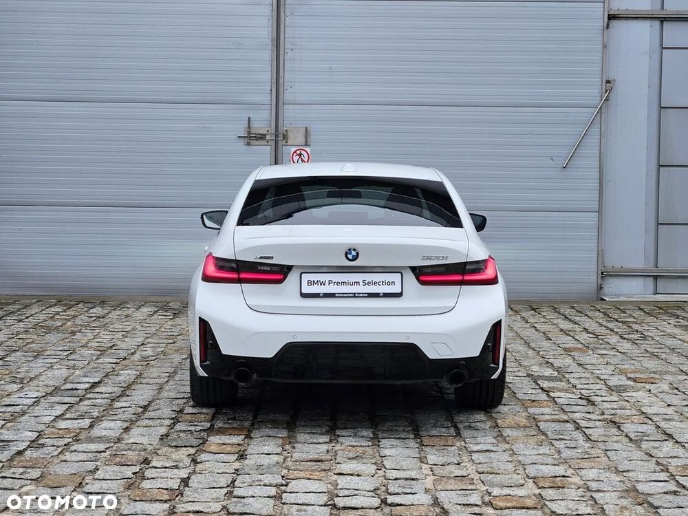 BMW Seria 3 320i xDrive M Sport - 16