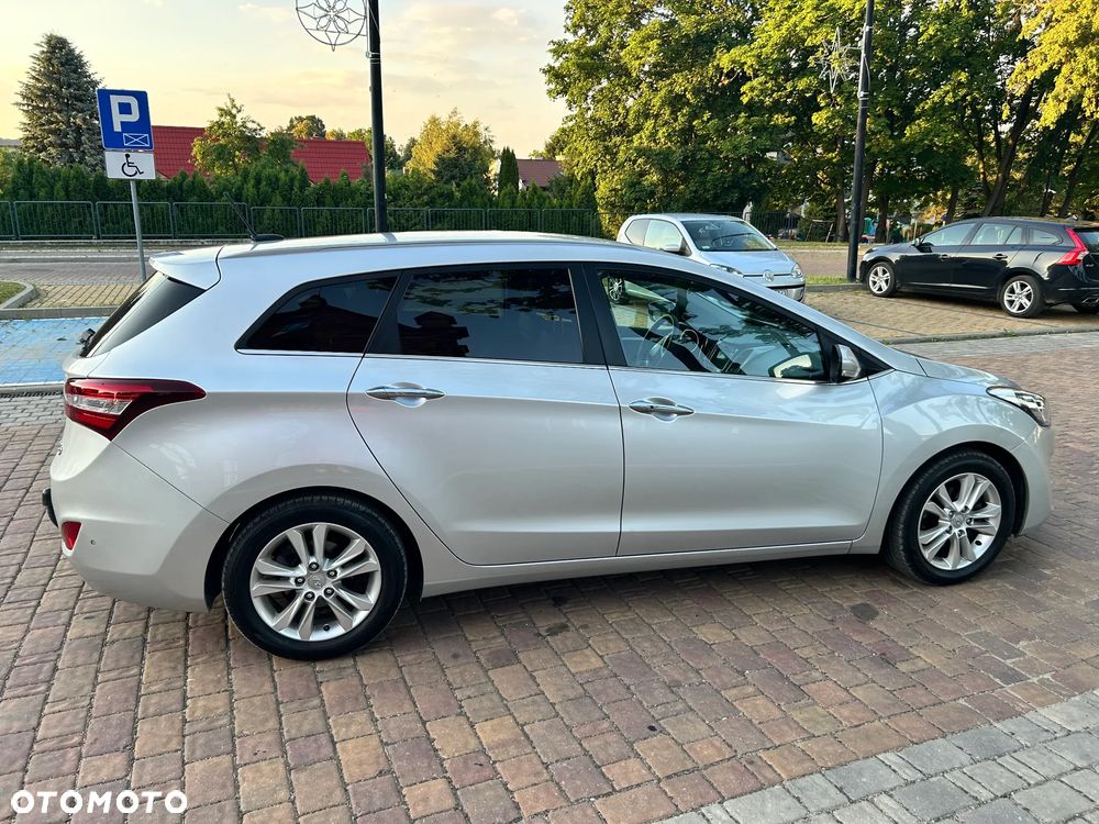 Hyundai i30 1.6 CRDi Automatik Style - 4