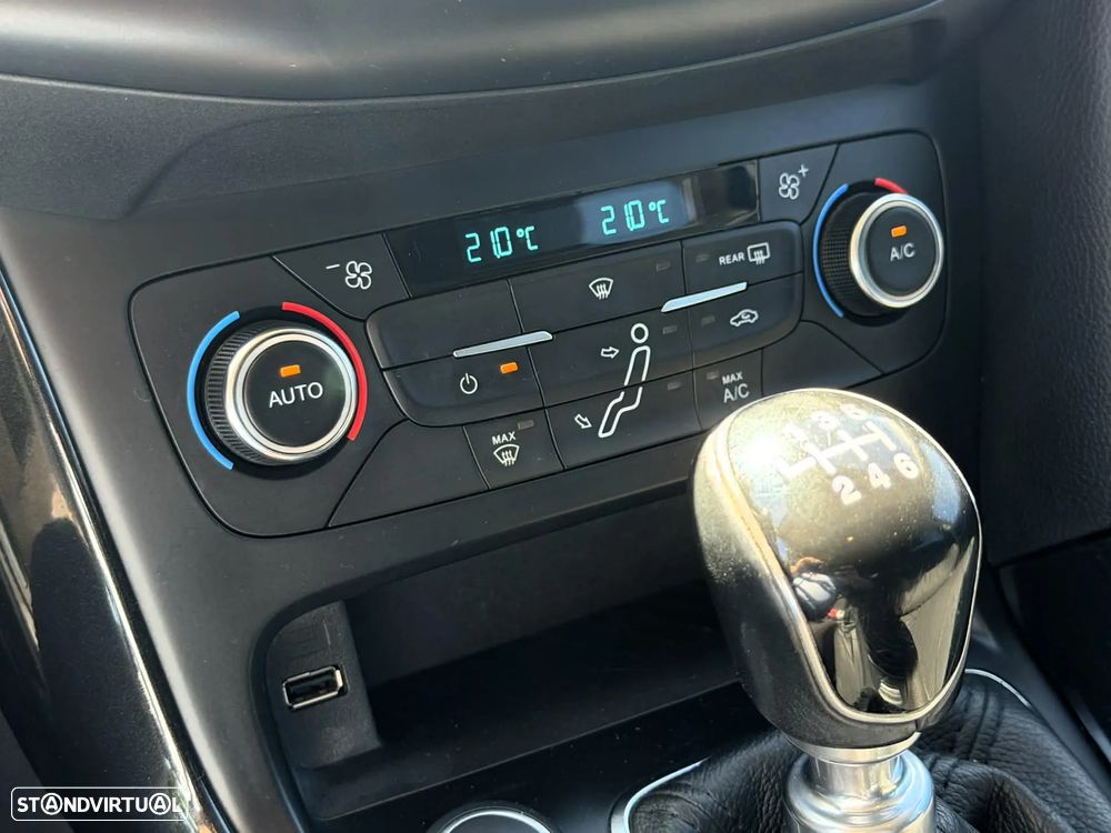 Ford Focus SW 1.0 SCTi Titanium Best - 25