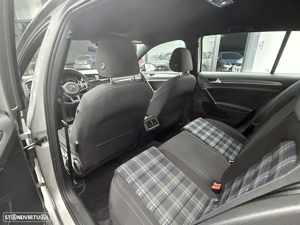 VW Golf 1.4 GTE Plug-in - 12