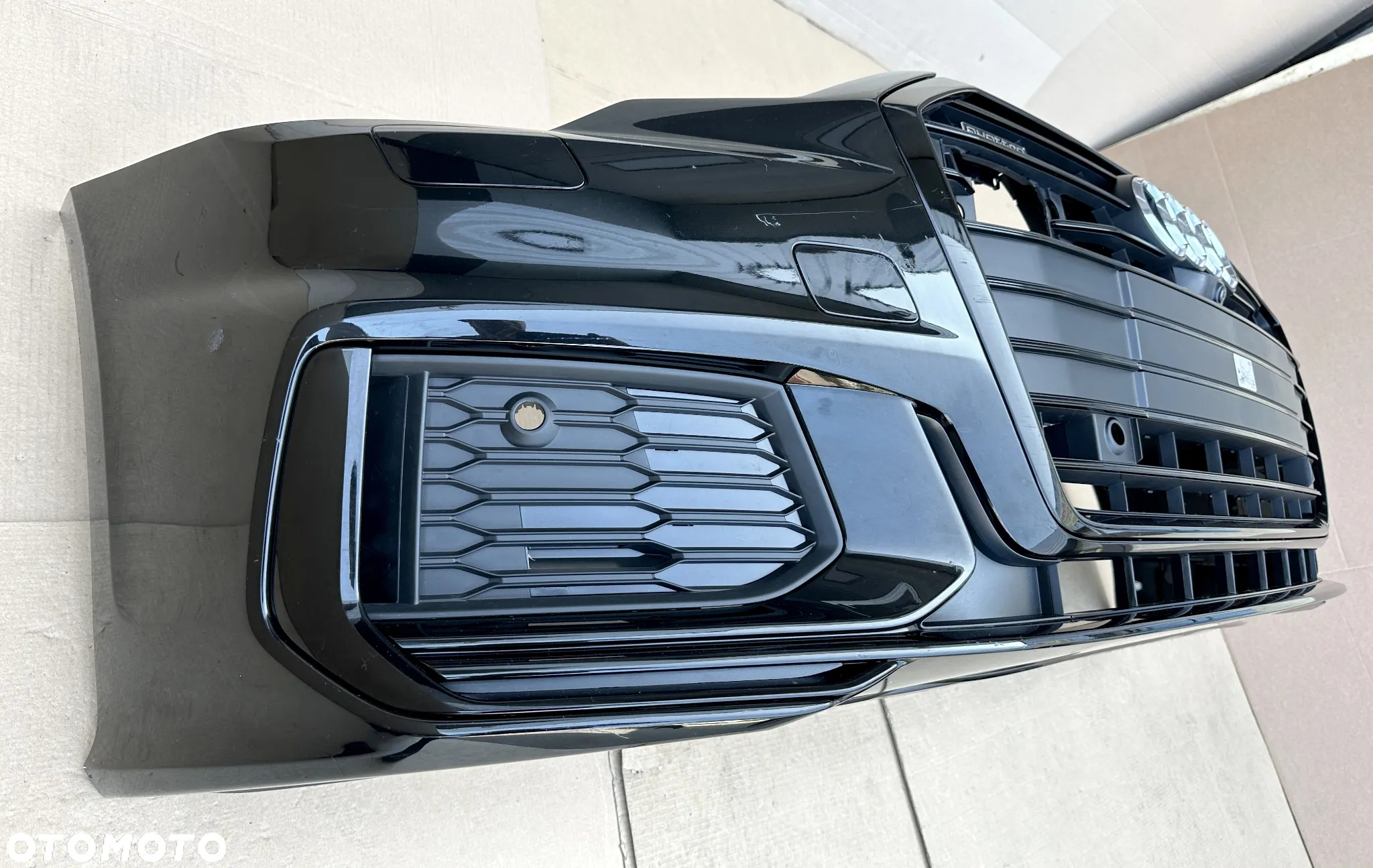 Zderzak przedni Audi A6 C8 4K0 S-Line, BLACK Line - przód Line - 4