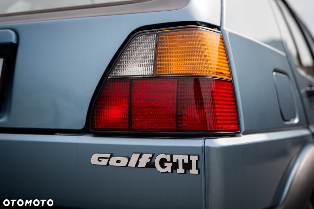 Volkswagen Golf - 10