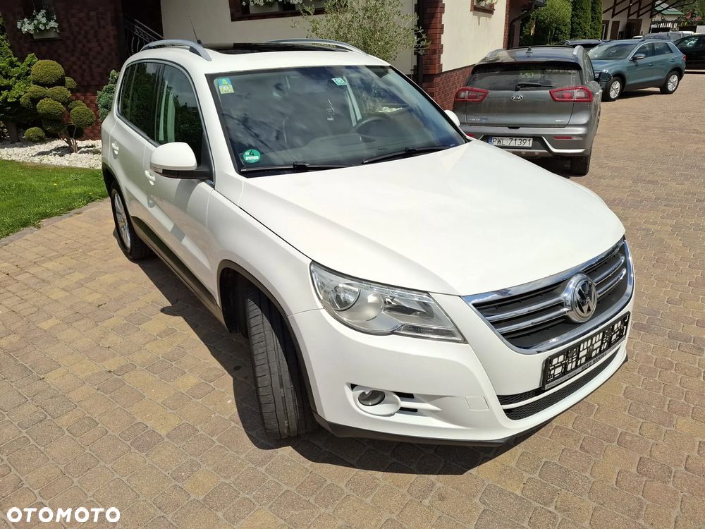 Volkswagen Tiguan - 1