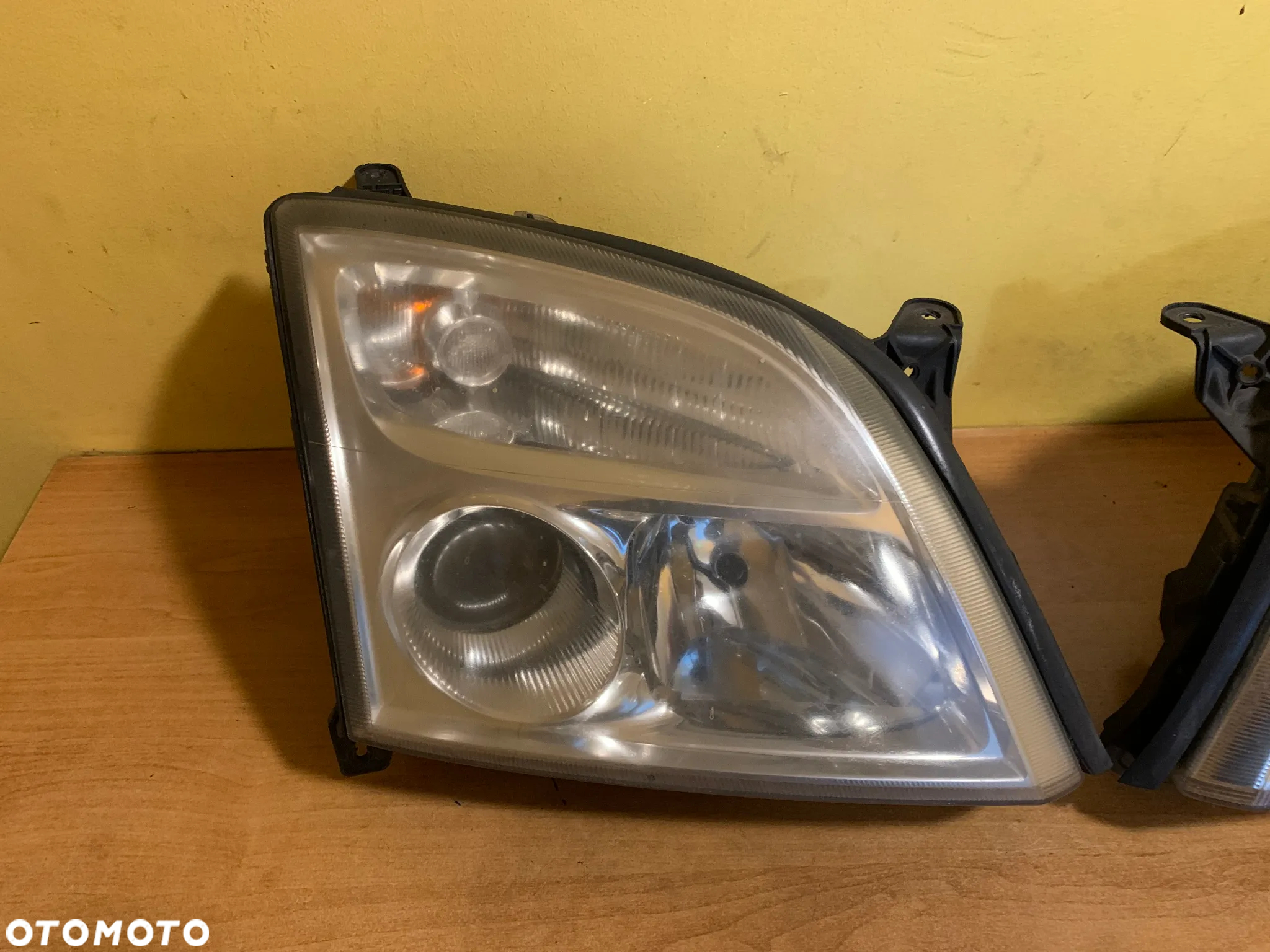 OPEL VECTRA C LAMPA XENON PRAWA LEWA 15588800 - 2