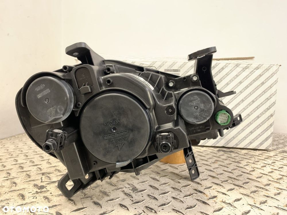 NOWA ORYGINALNA LAMPA LAMPA LEWA PRZEDNIA LEWY PRZÓD LANCIA DELTA 08-14 51876348 - 8
