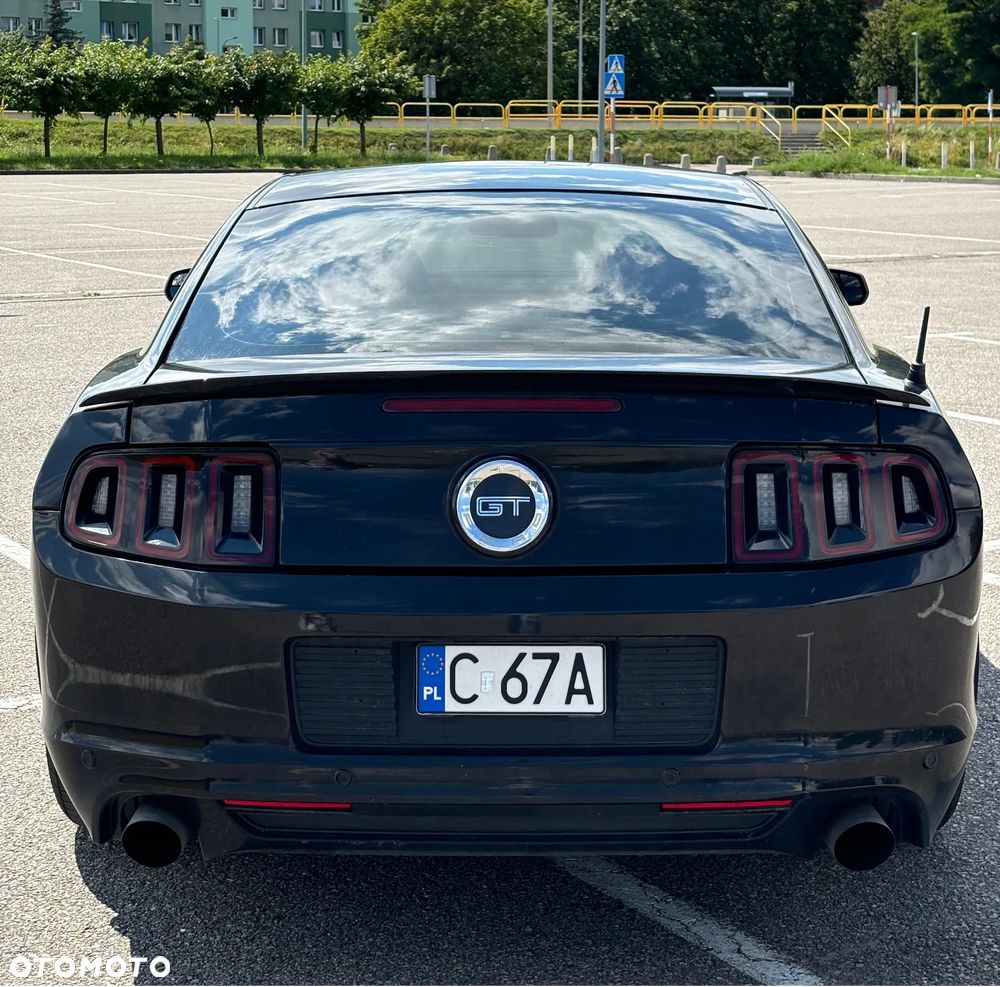 Ford Mustang 5.0 V8 GT - 6