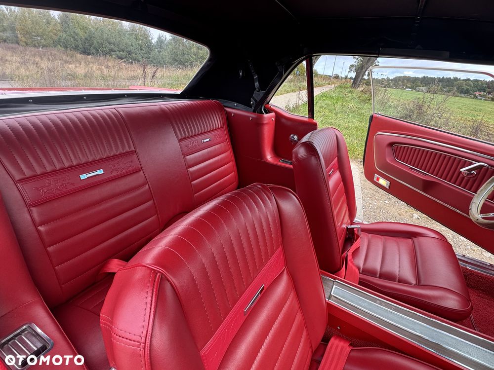 Ford Mustang - 22