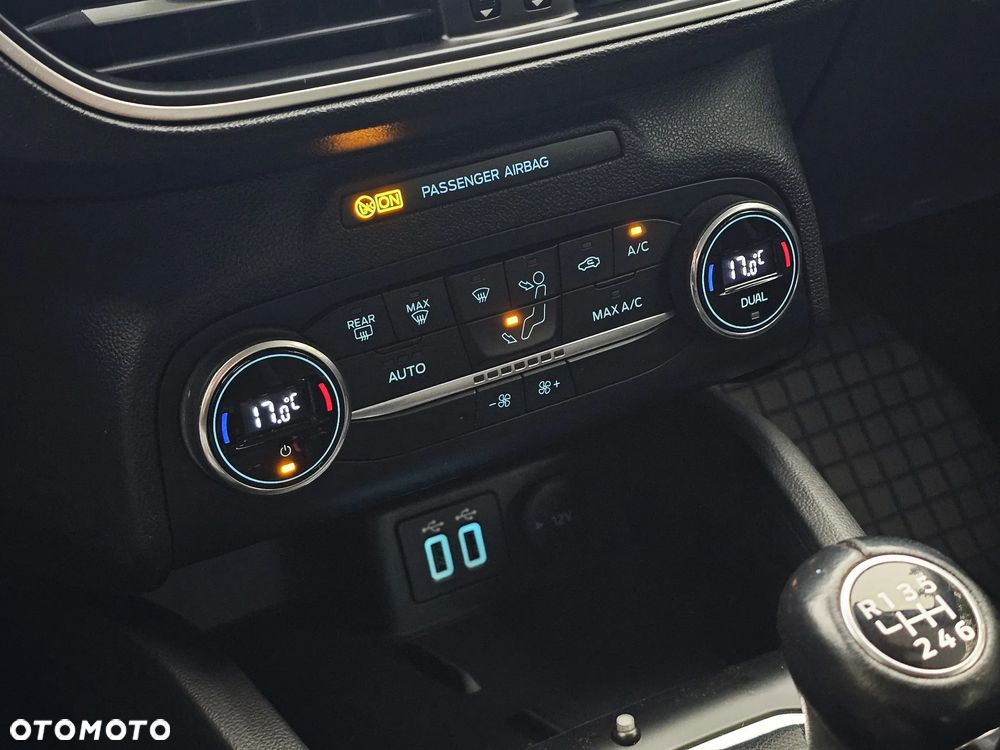 Ford Focus 1.5 EcoBlue SCR Connected - 23