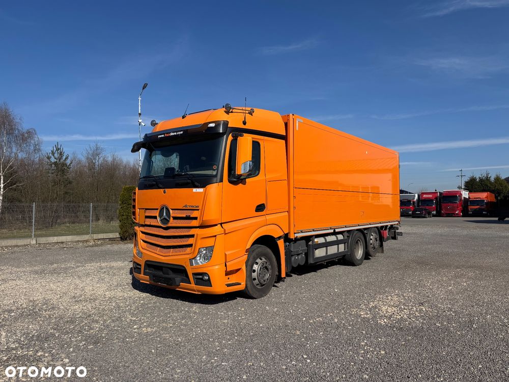 Mercedes-Benz Actros - 1