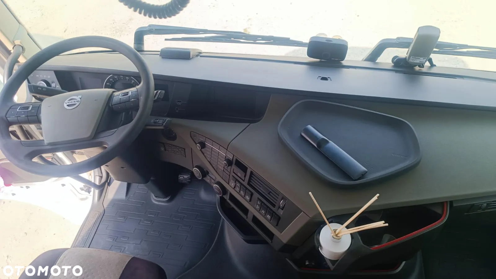 Volvo FH4 500 KM Low Deck Mega - 9