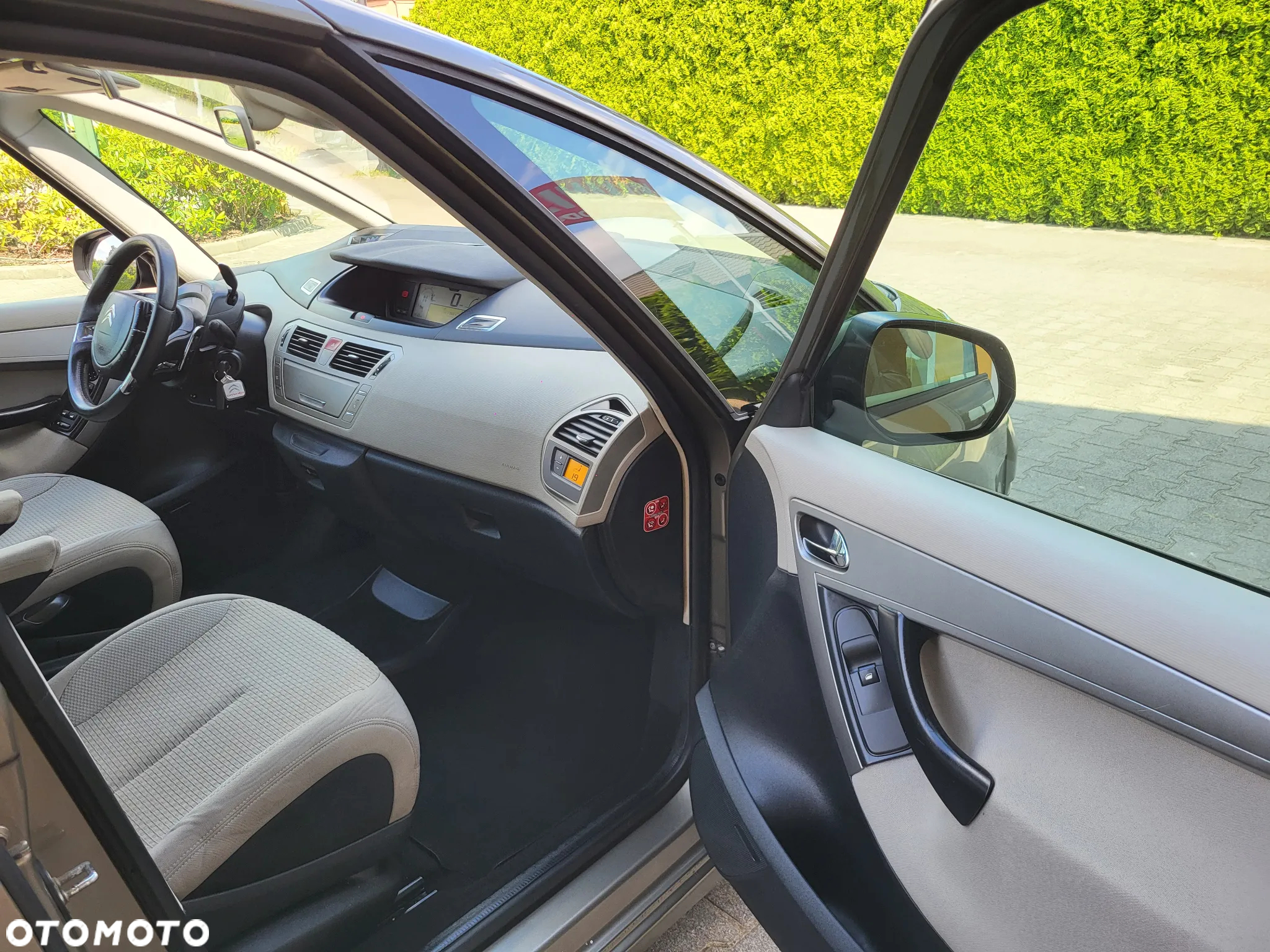 Citroën C4 Grand Picasso - 11