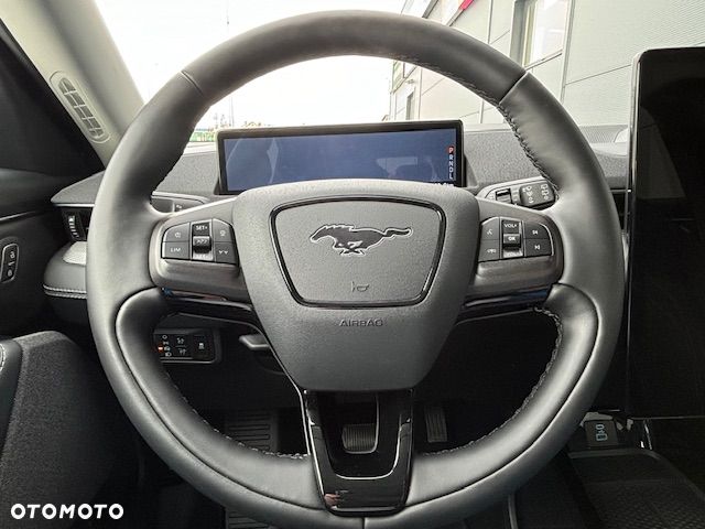 Ford Mustang Mach-E - 11