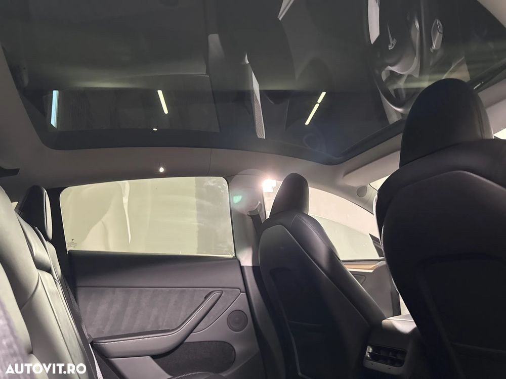 Tesla Model Y - 19