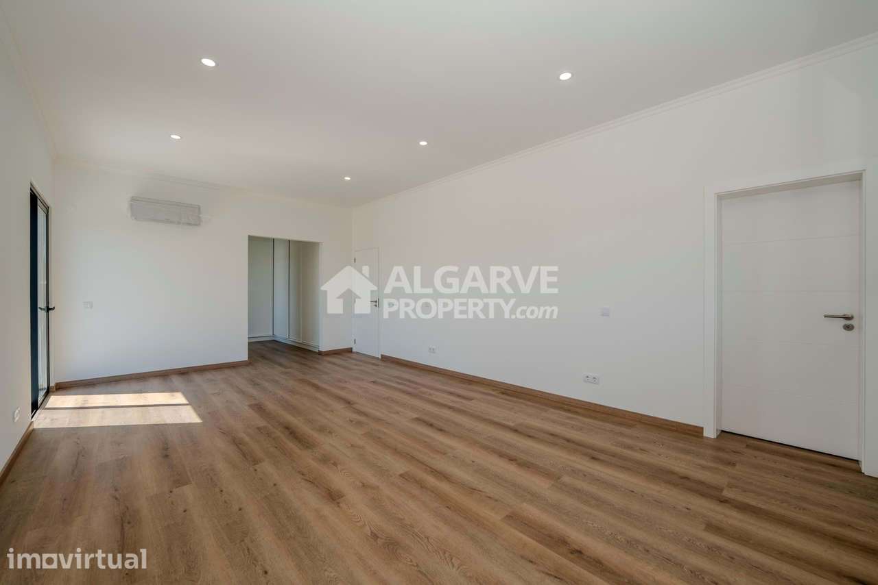 Moradia V5, Nova, de Luxo em S. Brás de Alportel - Grande imagem: 4/45