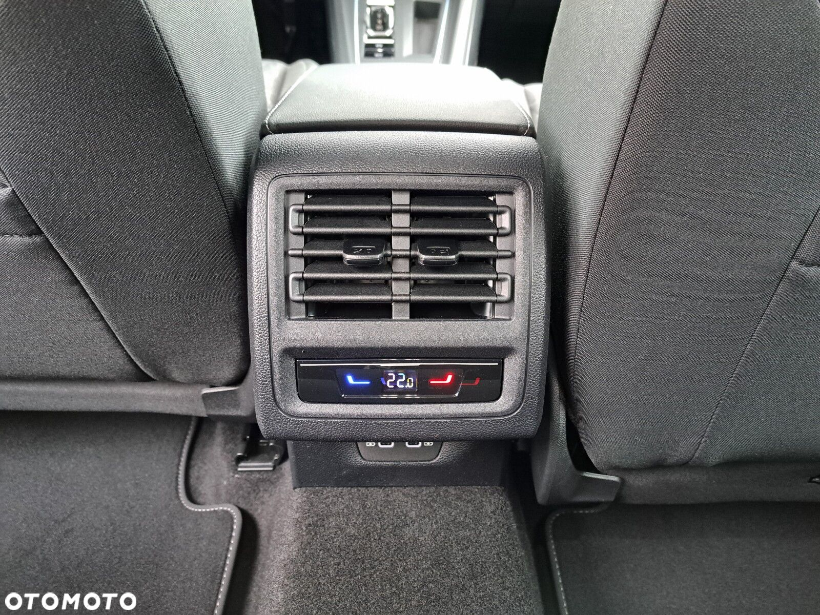 Volkswagen Golf VIII 1.5 eTSI mHEV Life Plus DSG - 35