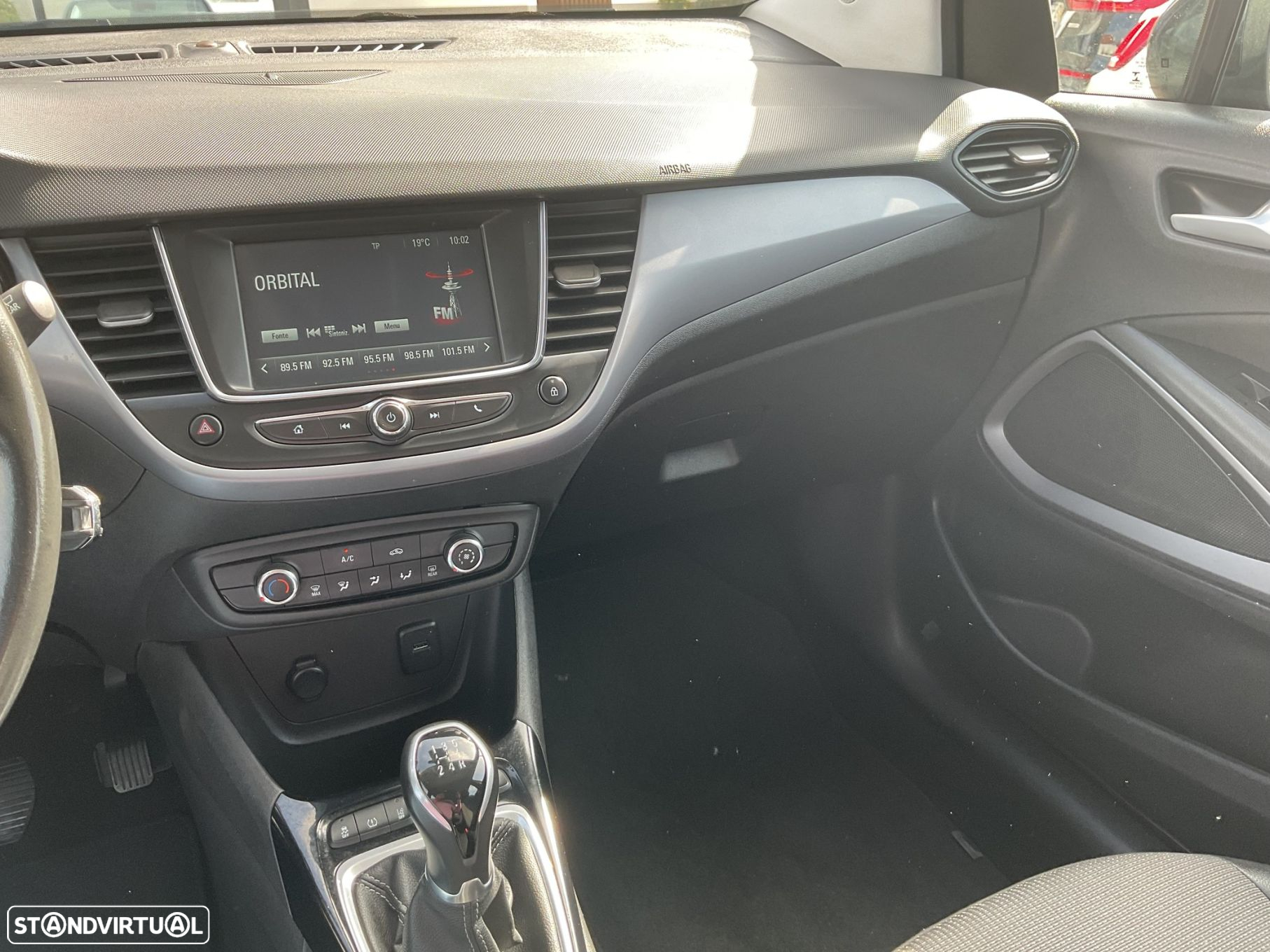 Opel Crossland X 1.2 Business Edition - 46