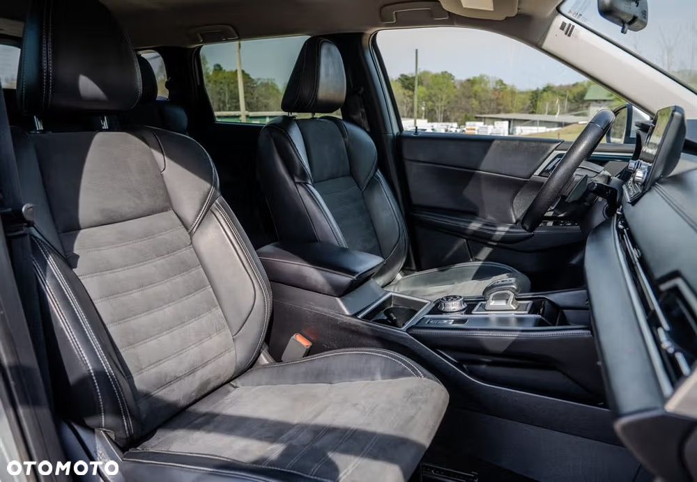 Mitsubishi Outlander - 27