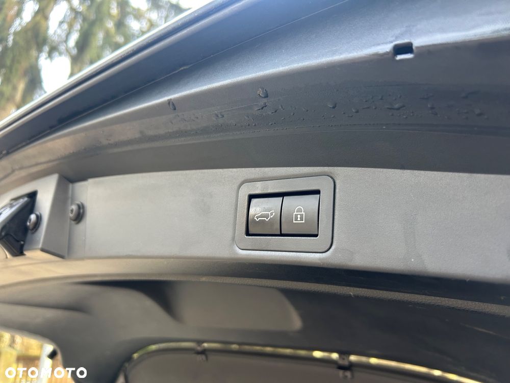 Toyota Corolla 2.0 Hybrid Executive - 30