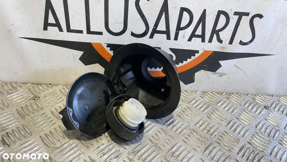 klapka wlew paliwa dodge challenger 2015- - 2