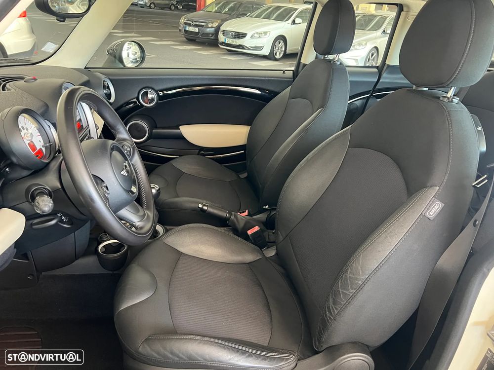 MINI Clubman Cooper D - 14