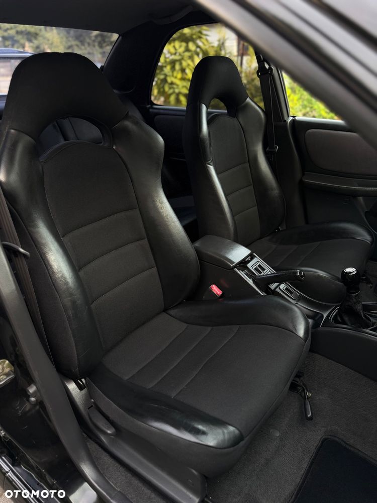 Subaru Impreza 2.0 GT - 30