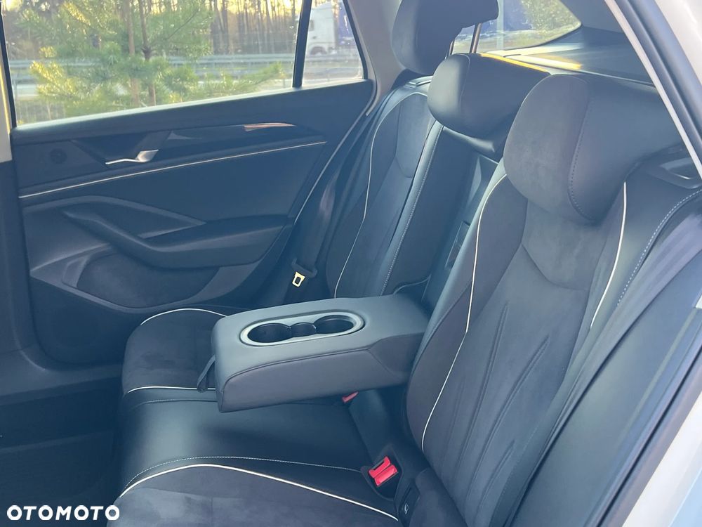 Volkswagen Passat - 20