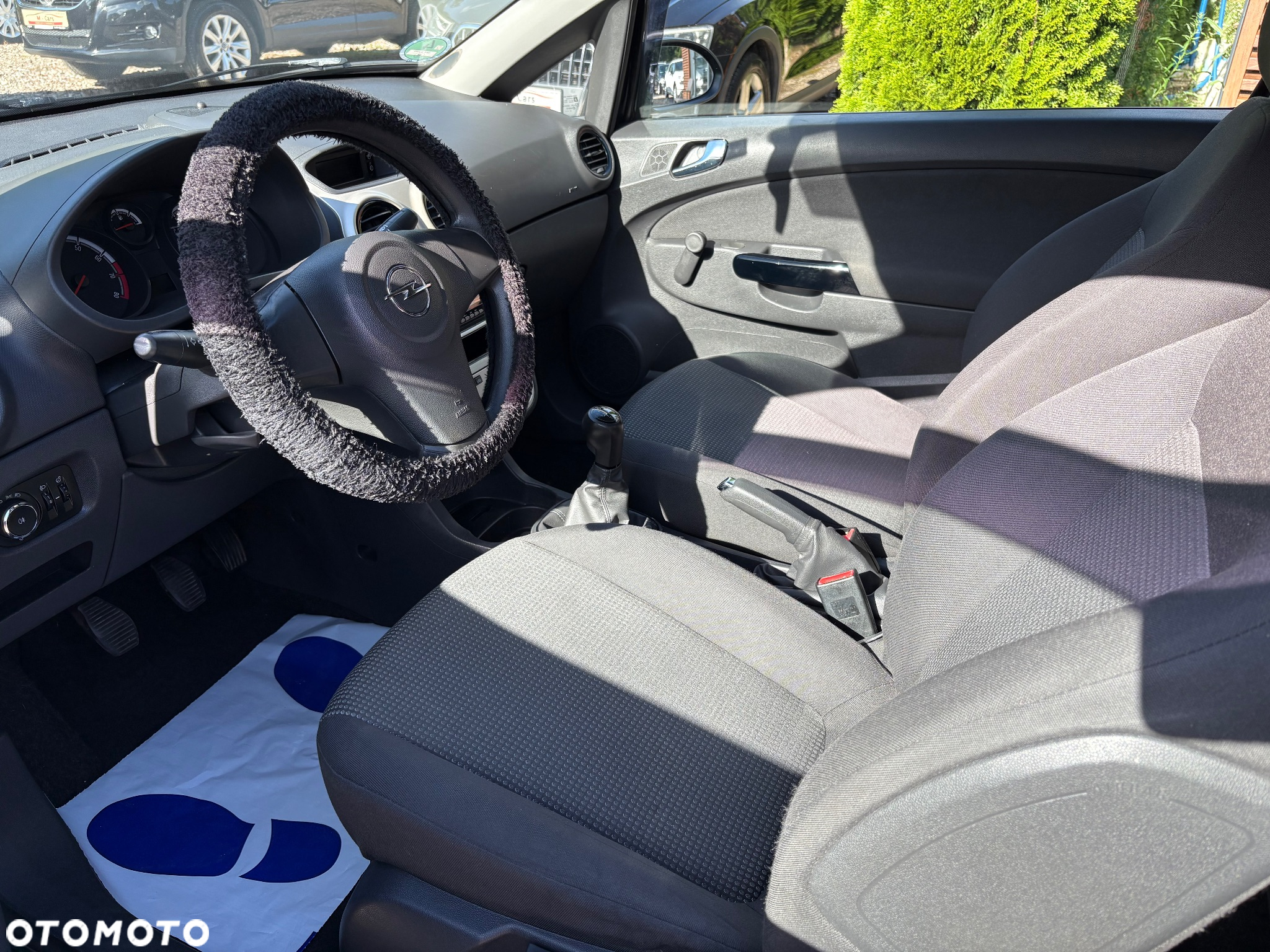 Opel Corsa 1.2 16V Essentia - 11