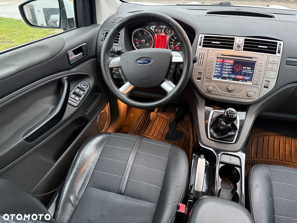 Ford Kuga 2.0 TDCi 2x4 Titanium - 8