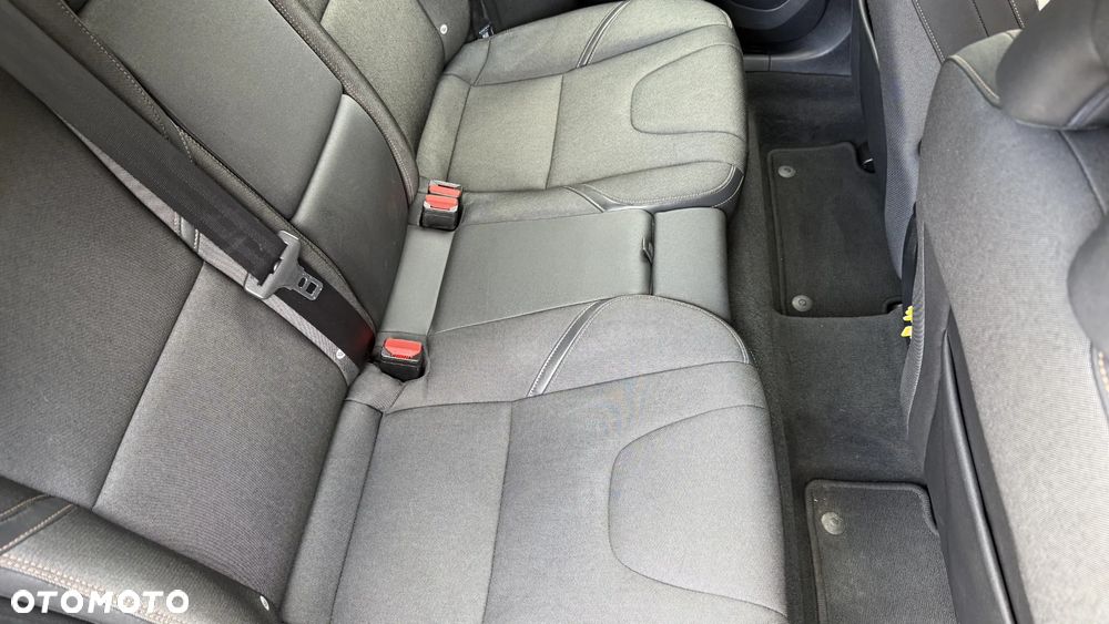 Volvo V40 Cross Country D3 Drive-E Momentum - 15