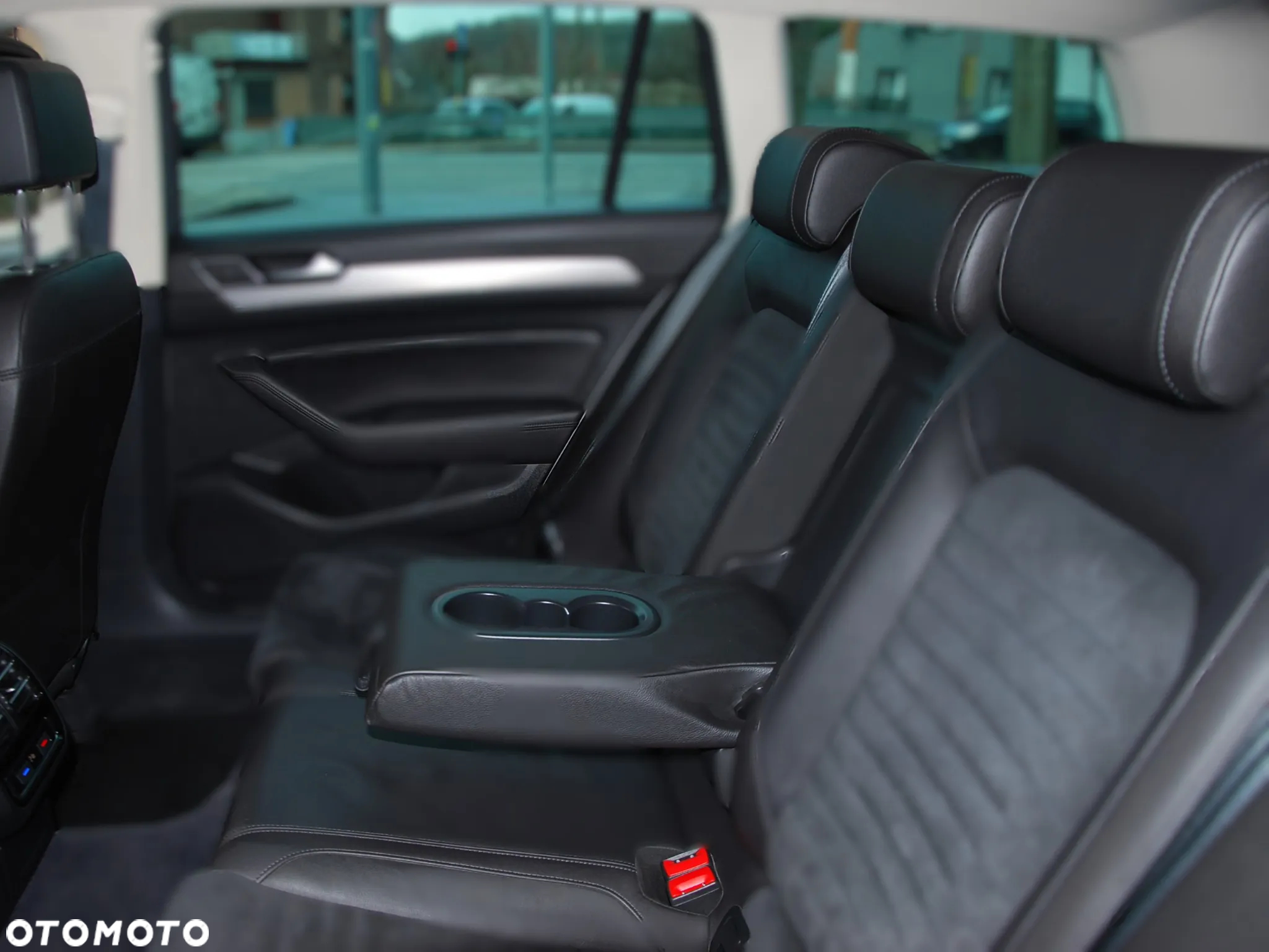 Volkswagen Passat 1.8 TSI BMT Highline - 23