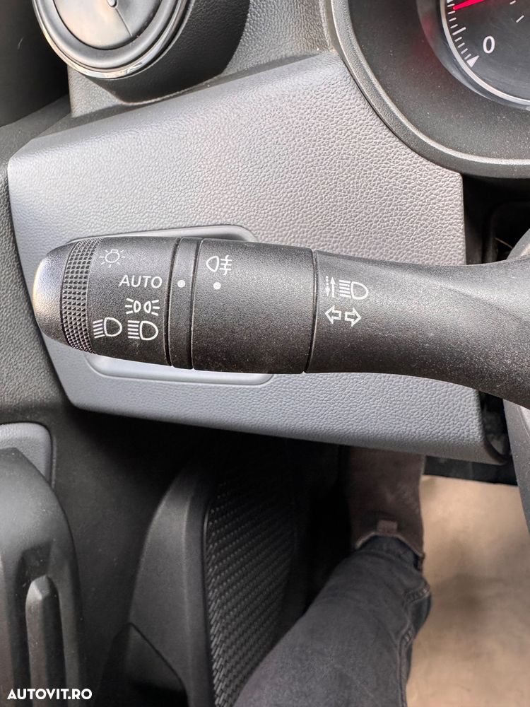 Dacia Duster TCe 100 2WD Celebration - 12