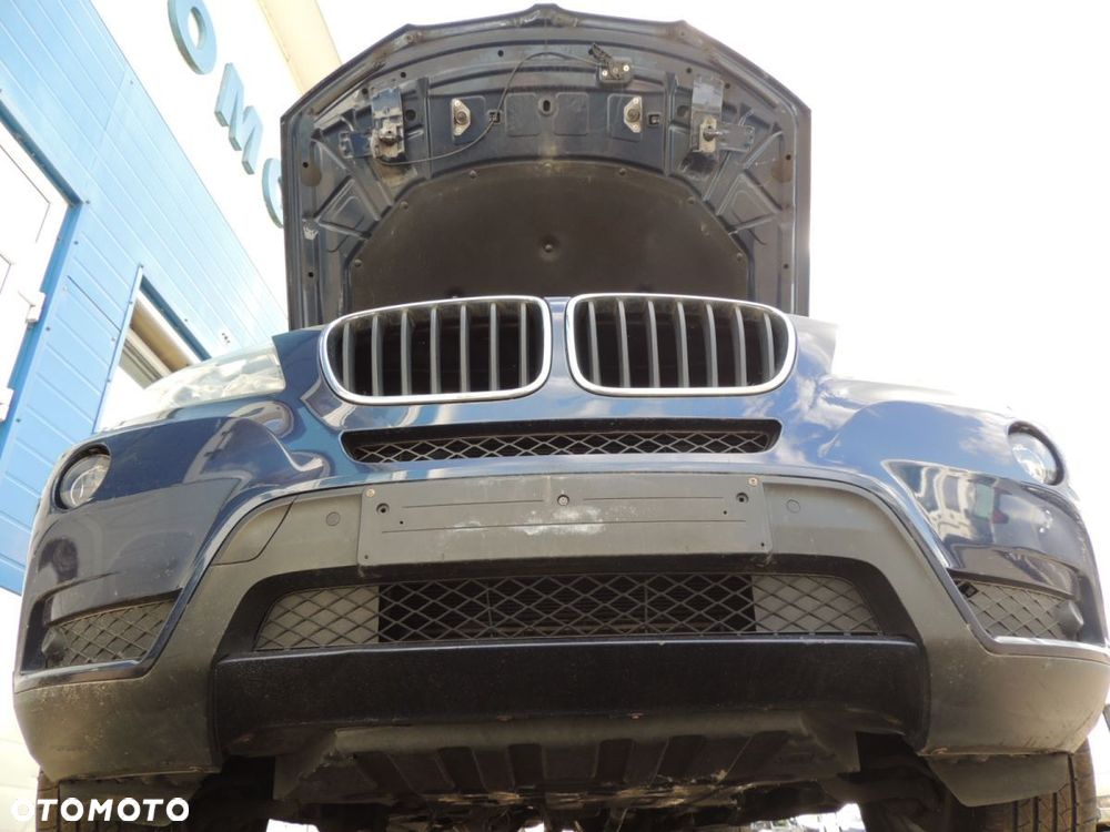 Zderzak przód BMW X3 F25 '12 Uszkodzony - 4