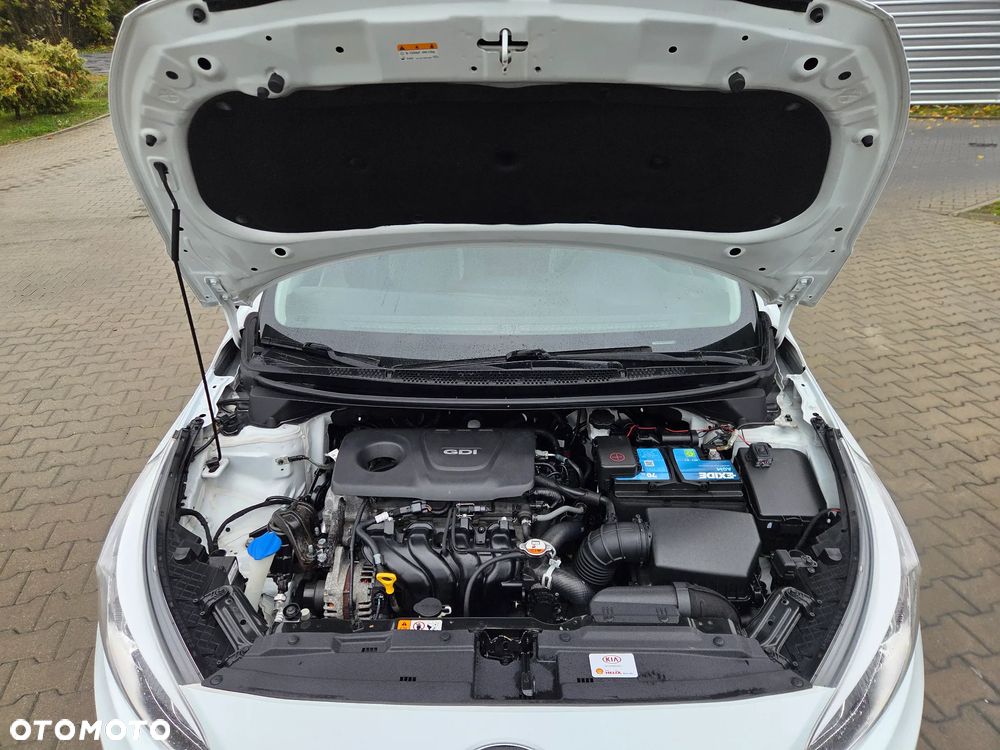 Kia Ceed 1.6 GDI ISG Dream-Team Edition - 23
