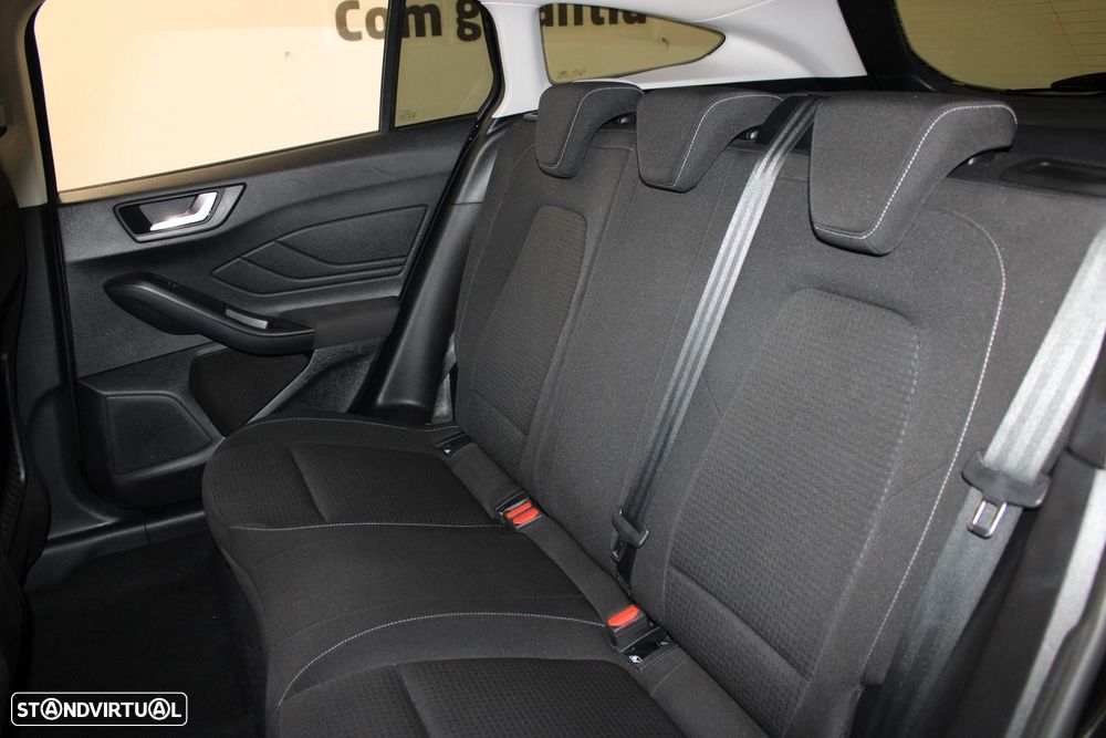 Ford Focus SW 1.0 EcoBoost Active - 29