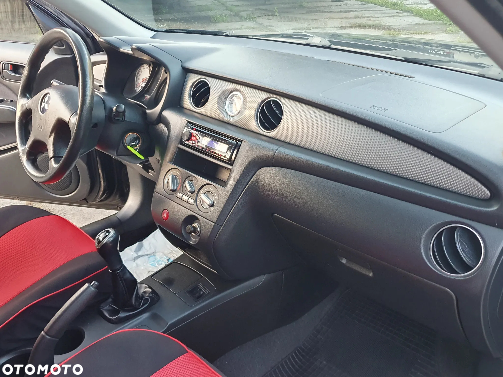 Mitsubishi Outlander 2.0 Comfort 4WD - 17