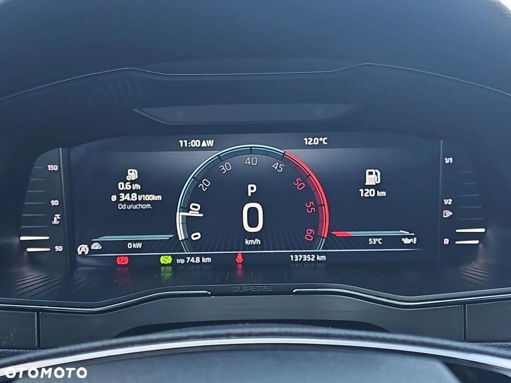 Skoda Superb 2.0 TDI SCR Style DSG - 32