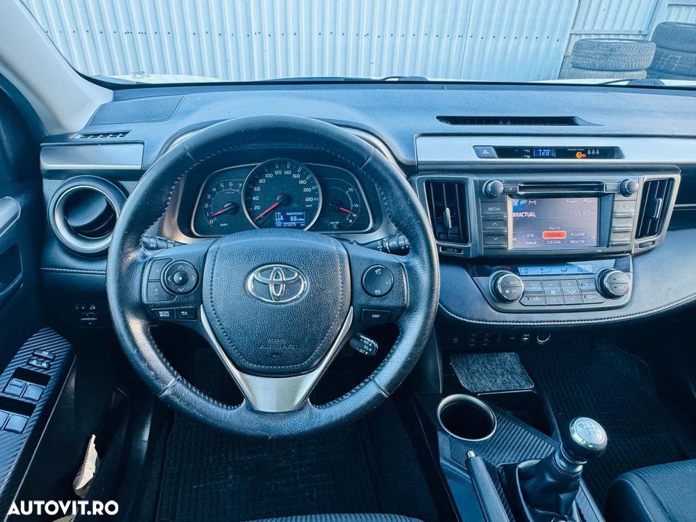 Toyota RAV4 - 10