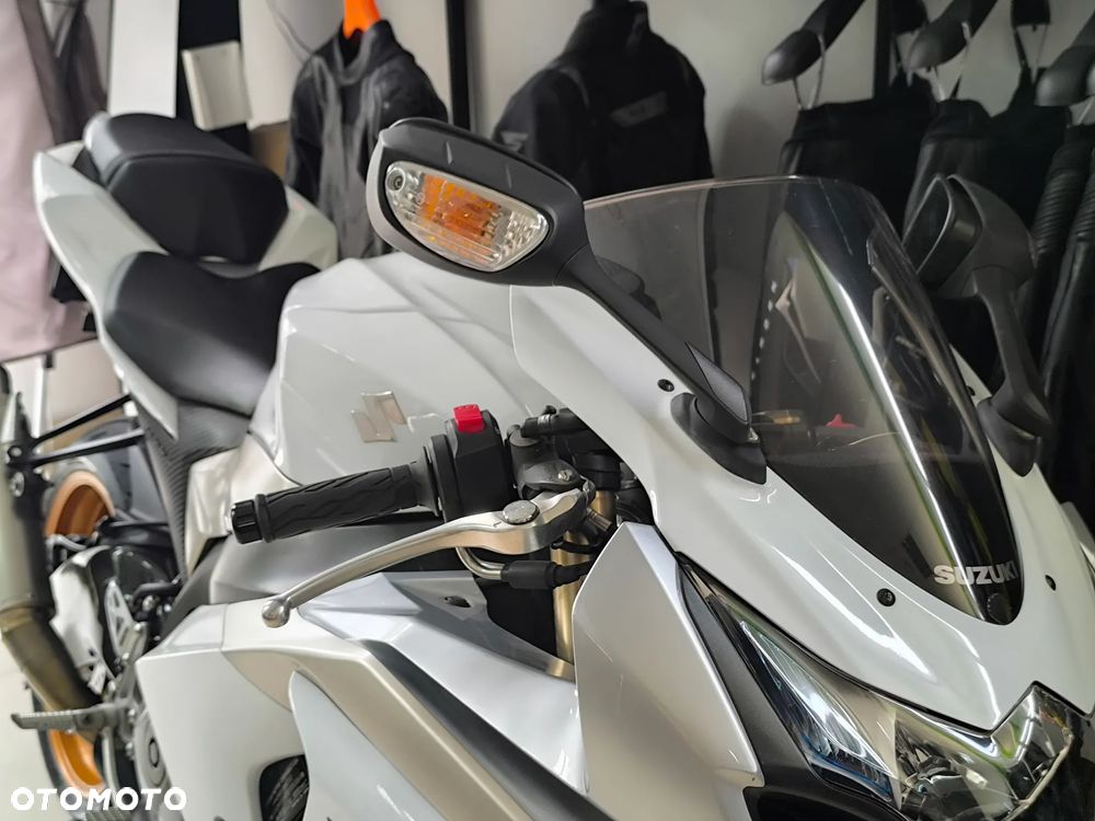 Suzuki GSX-R - 17