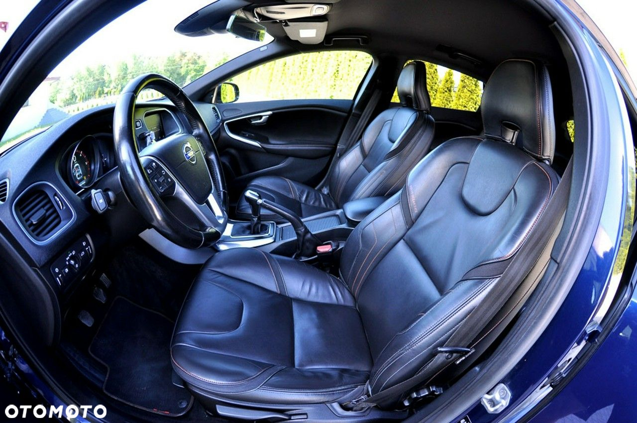 Volvo V40 D4 Drive-E Ocean Race - 8