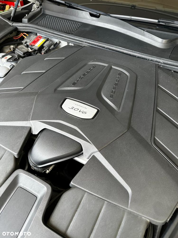 Porsche Cayenne Standard - 24