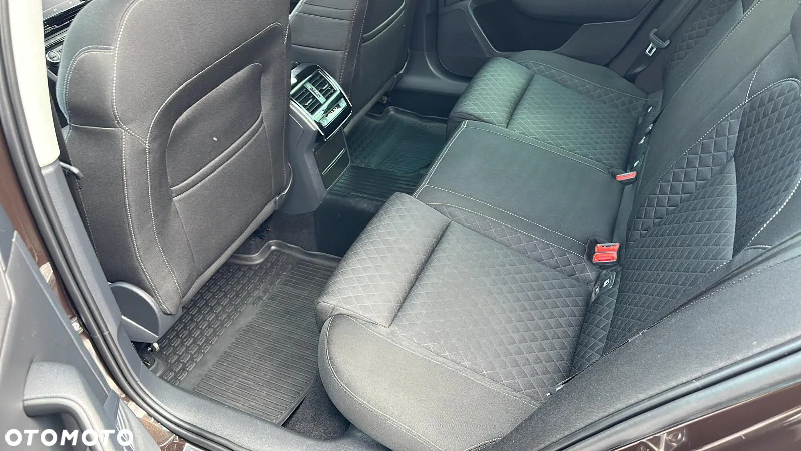 Skoda Superb 2.0 TDI Style DSG - 25